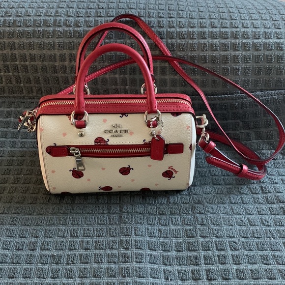 Coach Handbags - Mini Coach 🐞 Purse